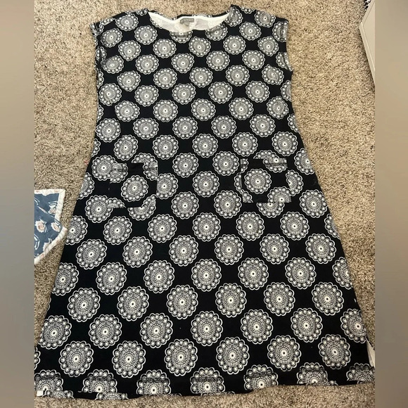 Black and white dress - Picture 1 of 3